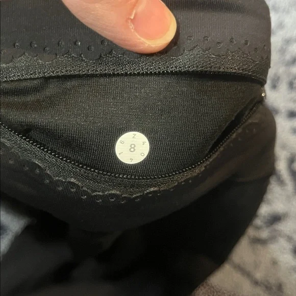 SET OF 2! Lululemon Peloton Black and White Pattern and all black Leggings sz 8 - Picture 7 of 7